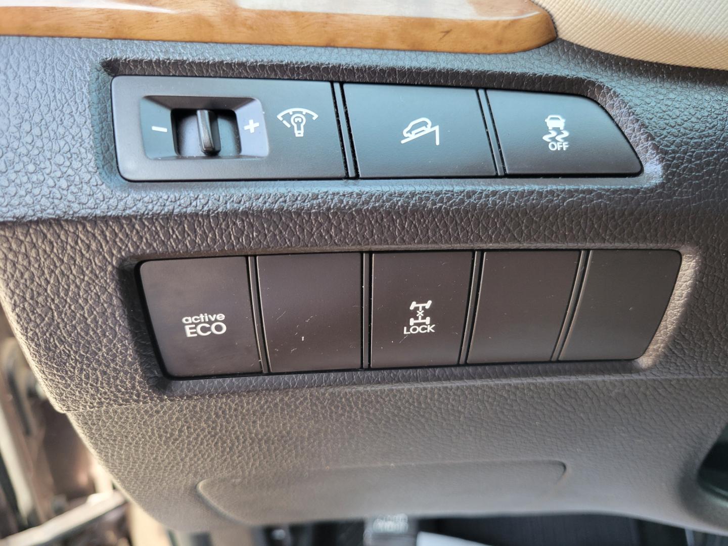 2015 Brown /Tan Hyundai Santa Fe GLS (KM8SMDHF7FU) with an 3.3L V6 engine, 6 Speed Auto transmission, located at 450 N Russell, Missoula, MT, 59801, (406) 543-6600, 46.874496, -114.017433 - Photo#14
